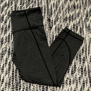 Athleta Salutation Capri Legging Size XS